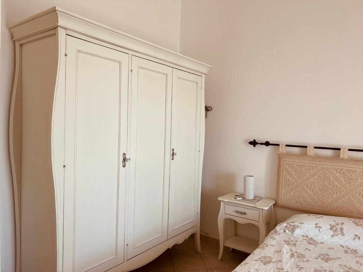 מרינלה Villa A Golfo Aranci Con Vista Su Tavolara מראה חיצוני תמונה